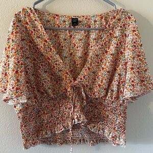 SHEIN Curve Fitted Floral Crop Top